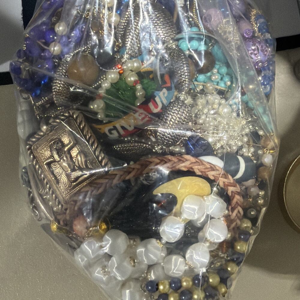 Jewelry Lot Craft Junk Harvest Wearable Mix 4 lbs - Picture 6 of 10